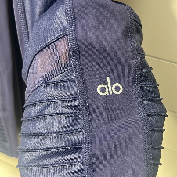 Alo high waisted moto leggings Large - Picture 2 of 4